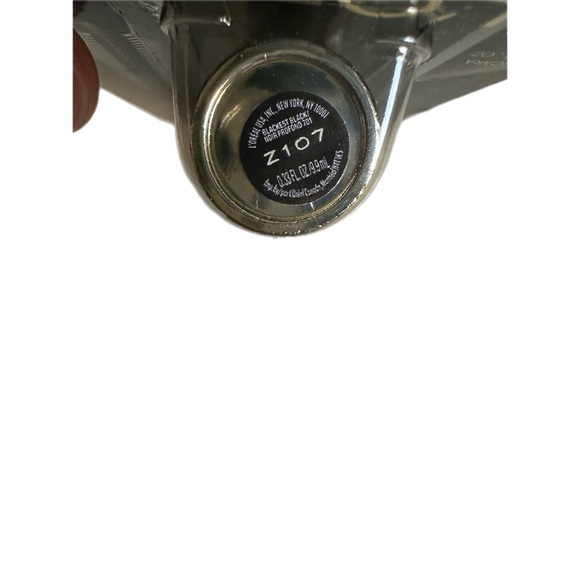 L’Oréal Paris Voluminous Panorama Mascara 701 Blackest Black - Picture 3 of 9